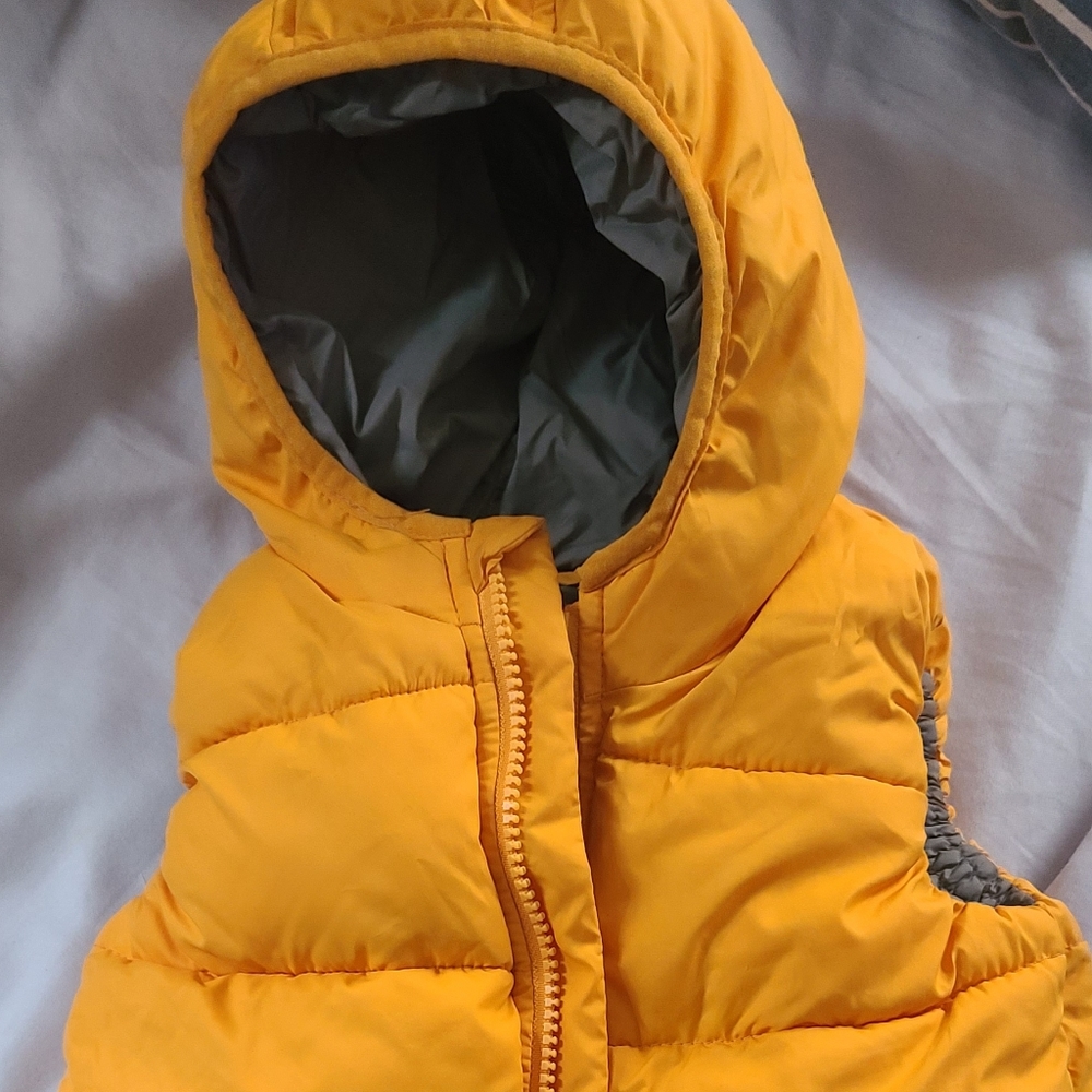 Gap puffer jacket